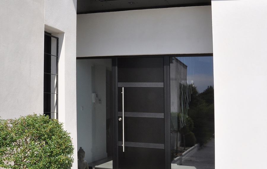 Notre gamme de portes d'entr&eacute;e en ALU CLASSIQUE et CONTEMPORAINE &agrave;&nbsp;Mouans-Sartoux